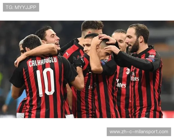 AC米兰通过团队配合完成多次推进,前场选择增加